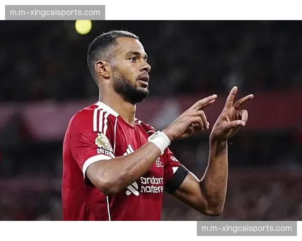 加克波中场组织表现合格,利物浦攻防转换枢纽作用明显 加克波中场组织表现合格,利物浦攻防转换枢纽作用明显